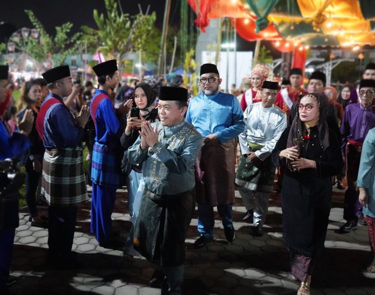 Gubernur Al Haris Buka Festival Batanghari, Dorong Pertumbuhan Ekonomi Daerah, Mengangkat Hasanah Budaya Jambi